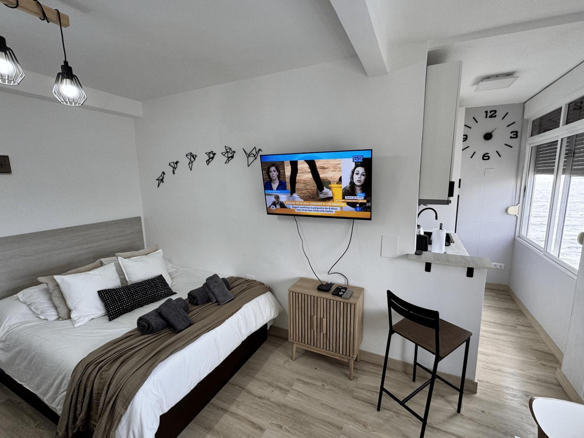 Beachfront Studio ,The View Calahonda, Panoramic Sea Views Sitio de Calahonda المظهر الخارجي الصورة