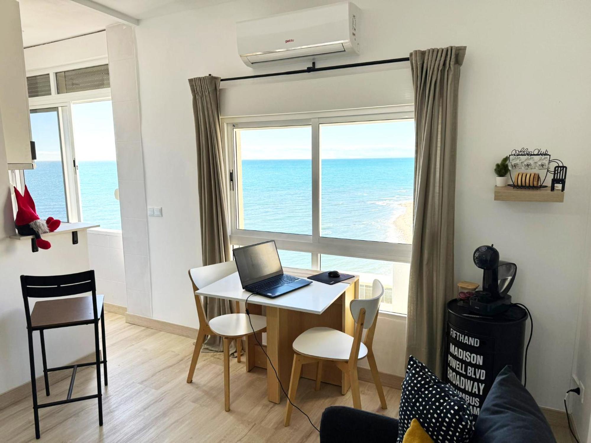 Beachfront Studio ,The View Calahonda, Panoramic Sea Views Sitio de Calahonda المظهر الخارجي الصورة