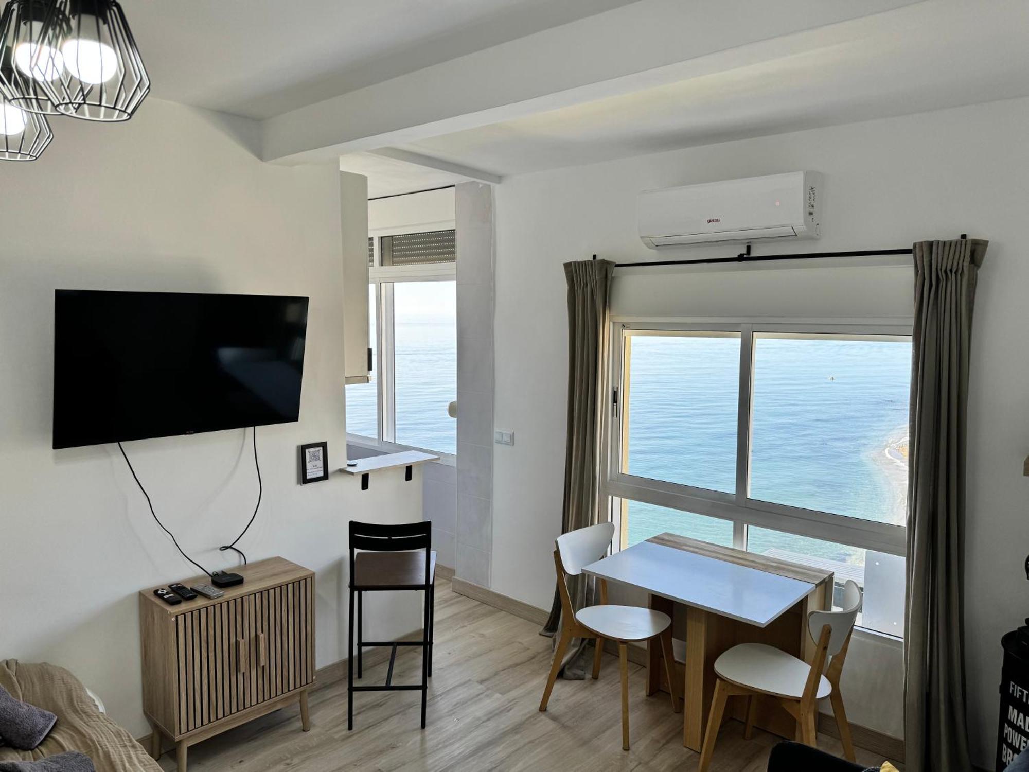 Beachfront Studio ,The View Calahonda, Panoramic Sea Views Sitio de Calahonda المظهر الخارجي الصورة