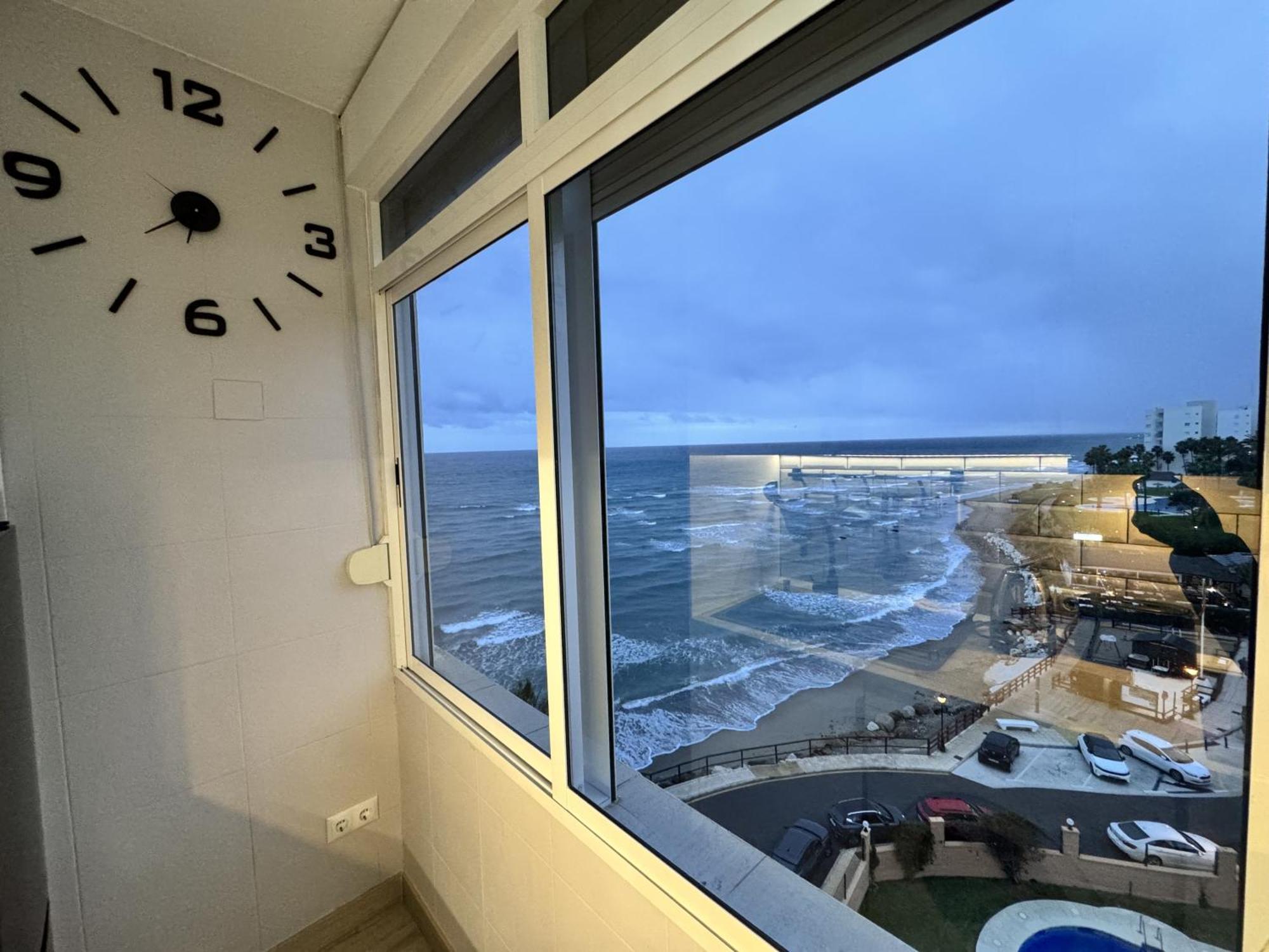 Beachfront Studio ,The View Calahonda, Panoramic Sea Views Sitio de Calahonda المظهر الخارجي الصورة