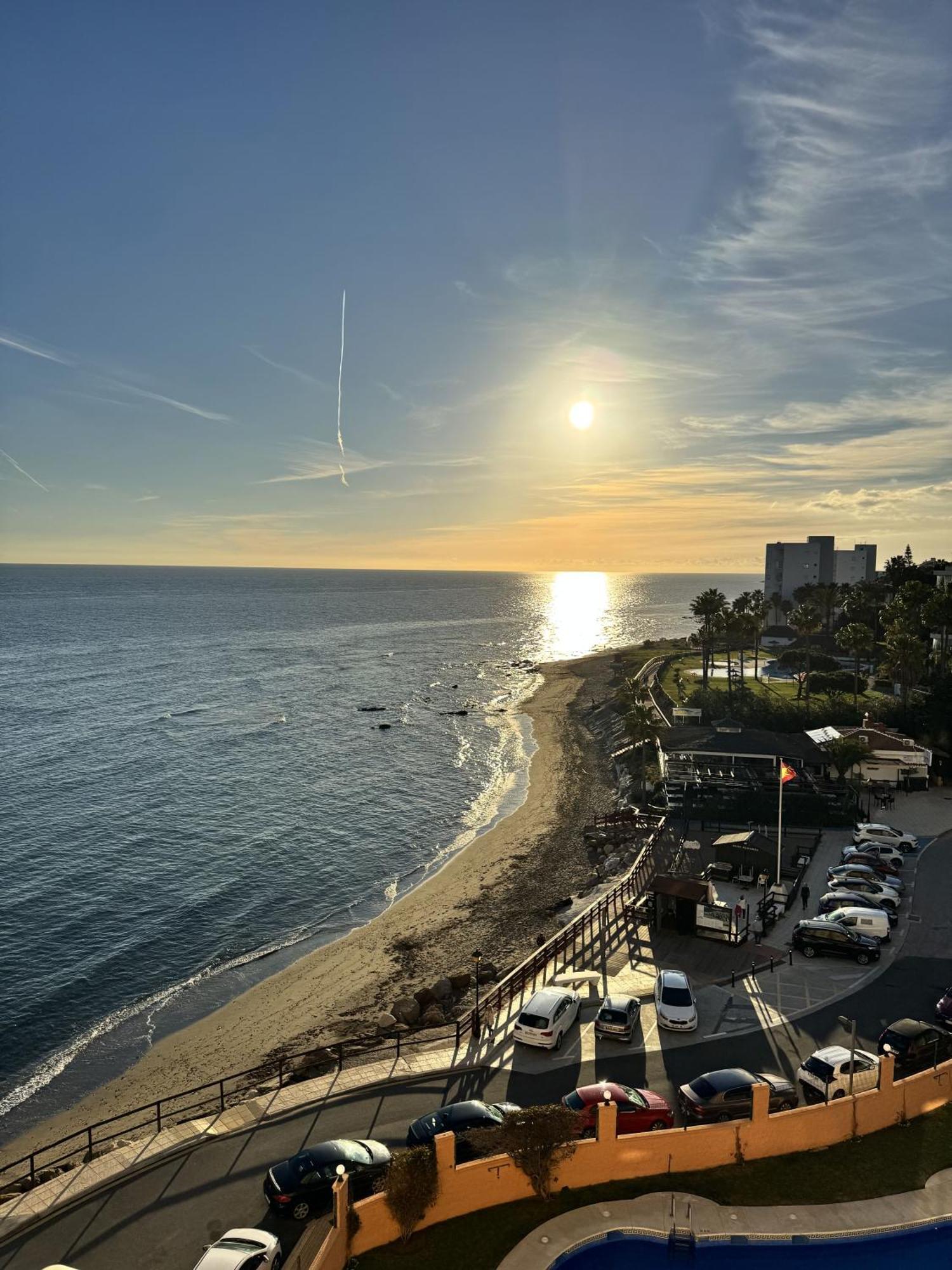 Beachfront Studio ,The View Calahonda, Panoramic Sea Views Sitio de Calahonda المظهر الخارجي الصورة