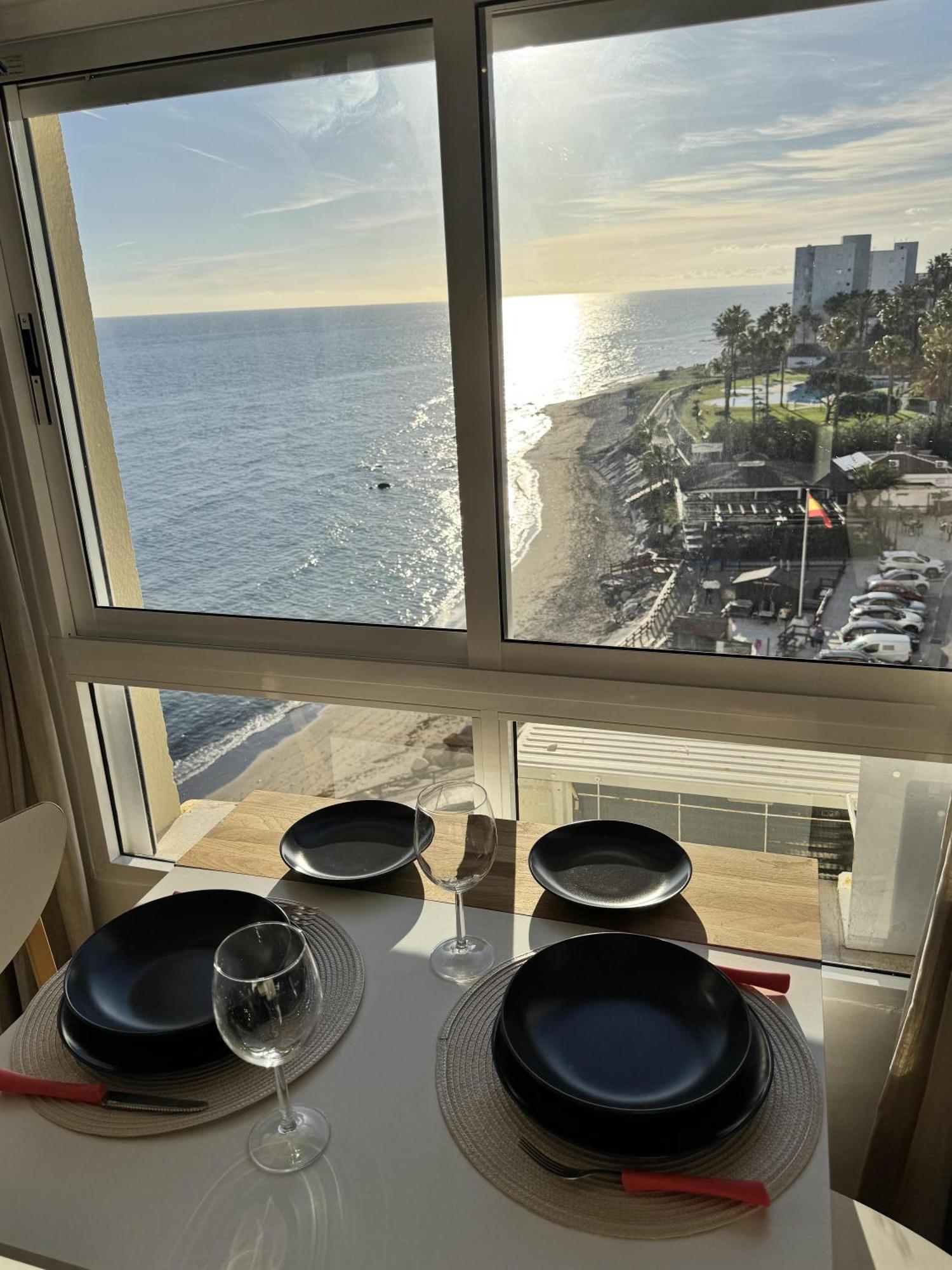 Beachfront Studio ,The View Calahonda, Panoramic Sea Views Sitio de Calahonda المظهر الخارجي الصورة